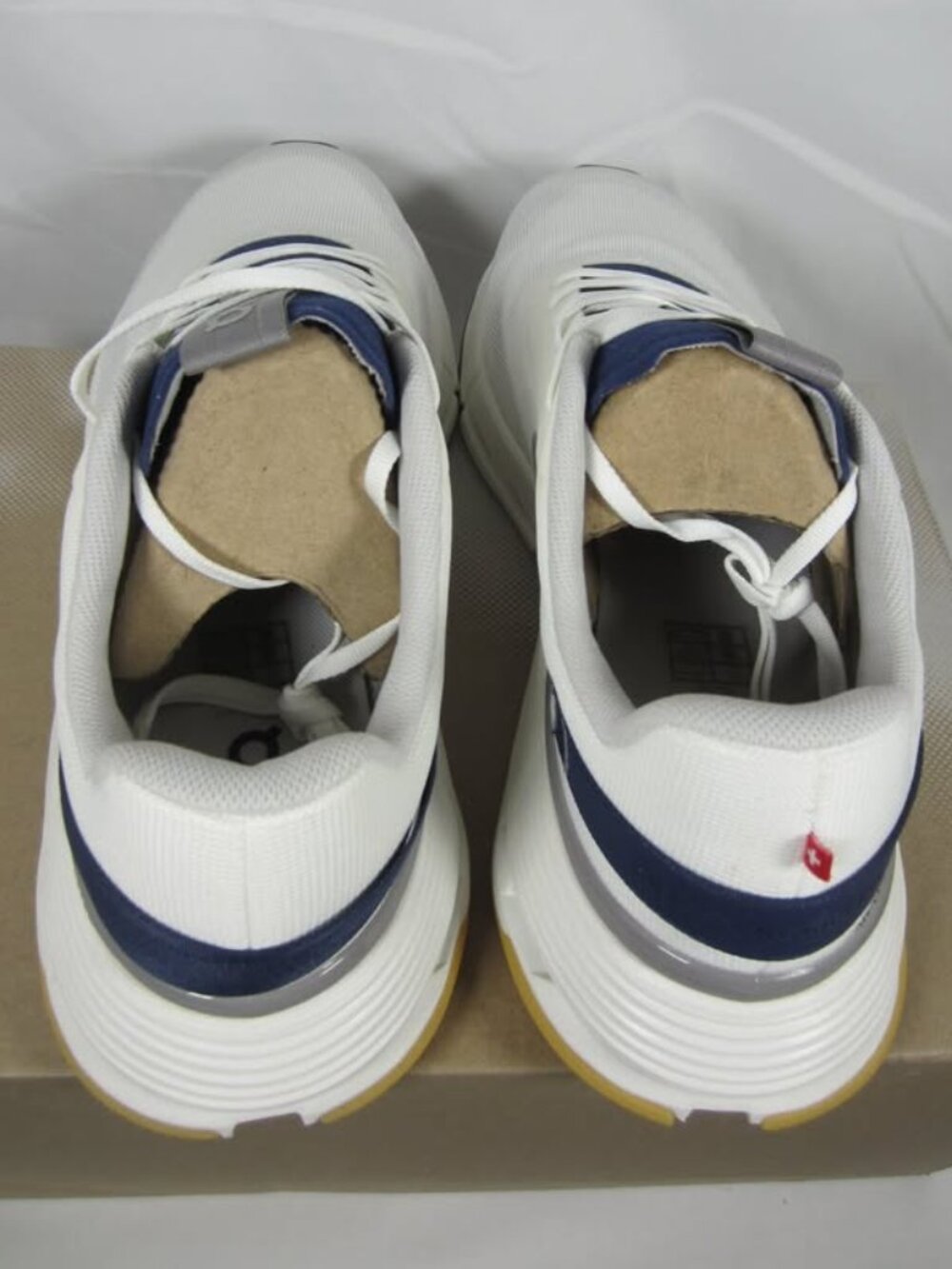 NEW IN BOX / NEVER WORN! ON CLOUD / MENS 11 - Picture 8 of 10
